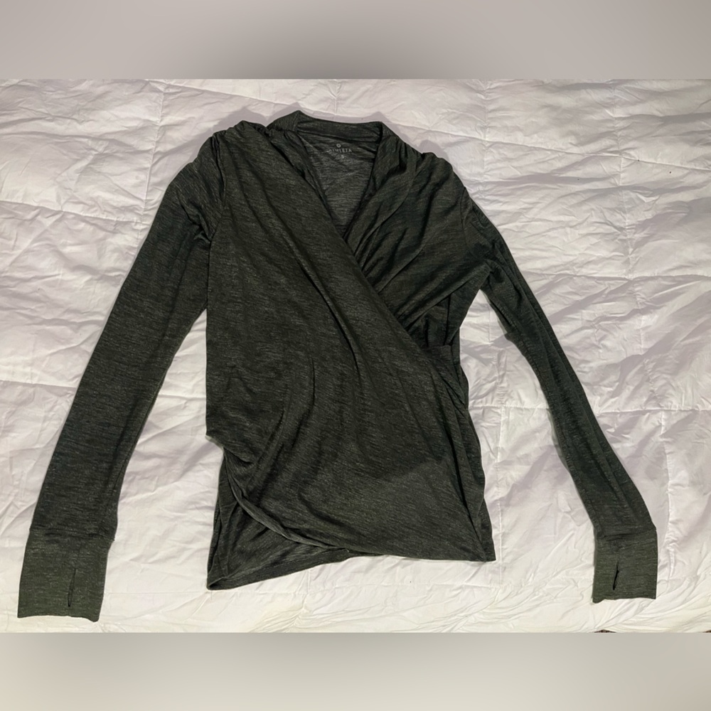 Athleta Dark Green Charcoal Long Sleeve V-Neck Top